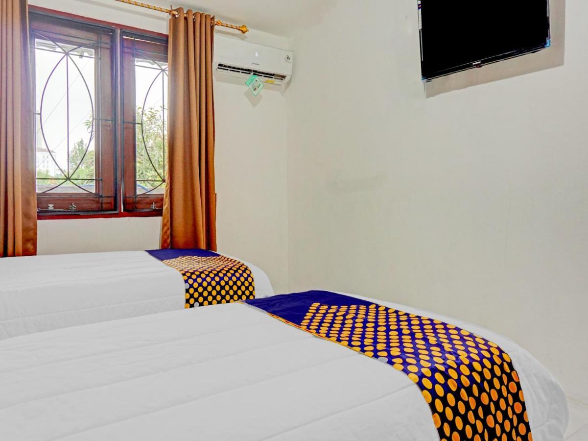 Spot On 90295 Simprug Residence Jakarta Extérieur photo